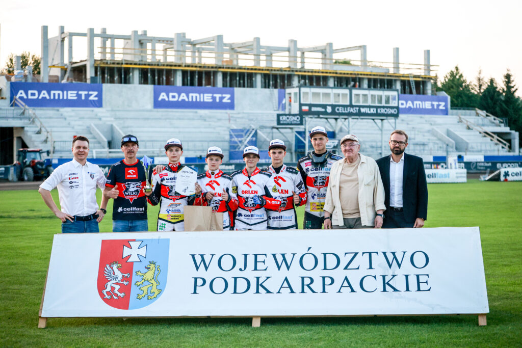 Wilcza młodzież znów w czołówce – Adam Bożek trzeci w Pucharze GKSŻ 500R w Krośnie